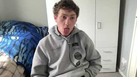 Snapshot of benwardle123 chatting on February 2025 02:46:02 PM READ MY BIO --- --- READ MY BIO online show from February 2025 02:46:02 PM