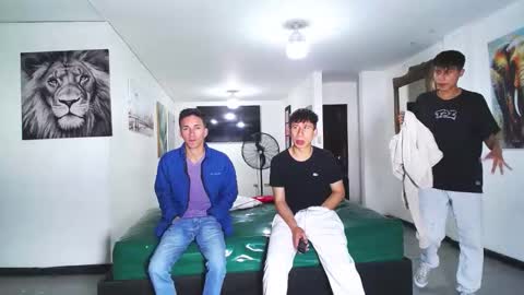 Snapshot of benz_boys chatting on October 2025 12:04:01 PM benz boys online show from October 2025 12:04:01 PM