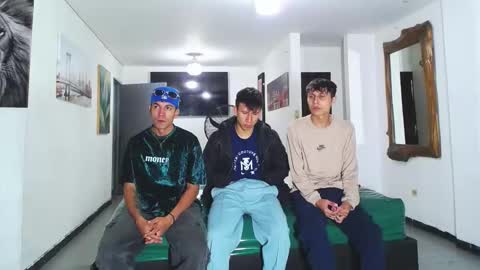 Snapshot of benz_boys chatting on October 2025 12:06:01 PM benz boys online show from October 2025 12:06:01 PM