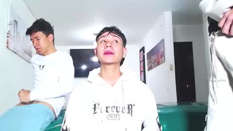 Snapshot of benz_boys chatting on October 2025 12:05:02 PM benz boys online show from October 2025 12:05:02 PM