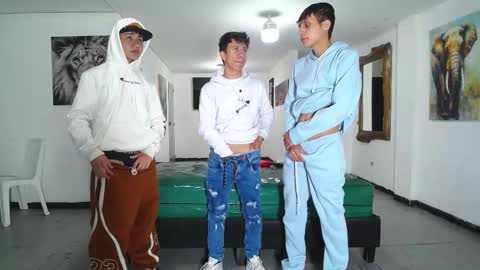 Snapshot of benz_boys chatting on October 2025 11:44:01 AM benz boys online show from October 2025 11:44:01 AM