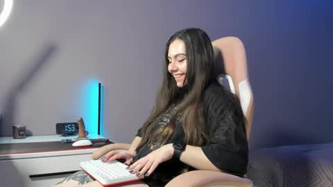 BeriesNiks online show from October 2025 06:52:02 PM