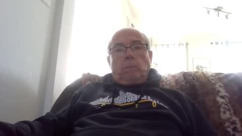 bernard1102 online show from October 2025 05:00:01 PM