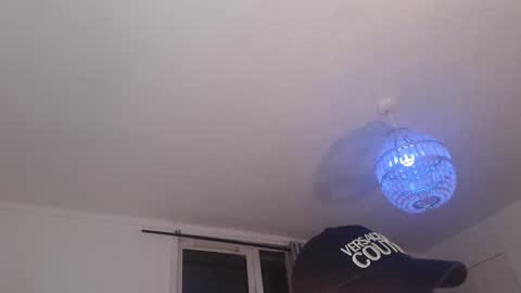 Snapshot of bernicowin chatting on November 2025 08:52:02 PM bernicowin online show from November 2025 08:52:02 PM