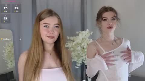 Snapshot of berry_bloom chatting on October 2025 10:26:02 AM Aurora online show from October 2025 10:26:02 AM