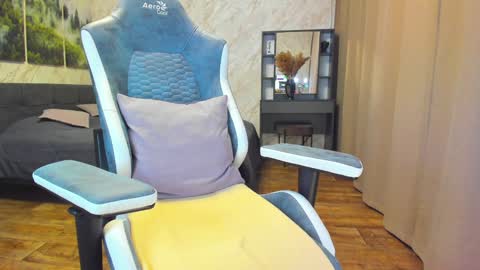 Im Lola online show from February 2025 11:12:01 AM