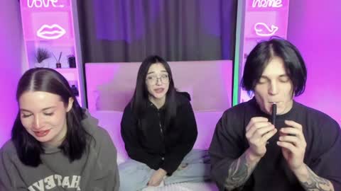 Danny and Kira online show from January 2025 08:36:01 AM