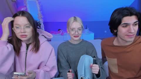 Danny and Kira online show from January 2025 08:43:01 PM