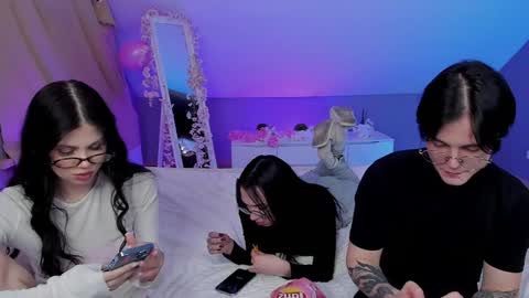 Danny and Kira online show from January 2025 05:40:02 PM