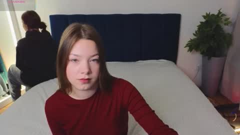 Snapshot of best_trip chatting on October 2025 08:11:02 AM Danny and Kira online show from October 2025 08:11:02 AM