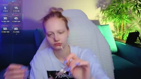 Snapshot of best_trip chatting on November 2025 02:32:02 AM Danny and Kira online show from November 2025 02:32:02 AM