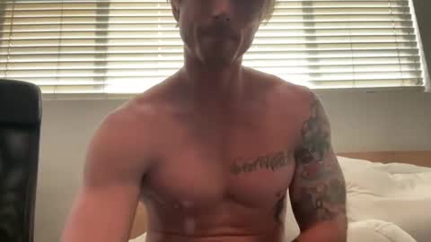 Snapshot of bestcoast35 chatting on September 2025 11:28:01 PM Bestcoast3579 online show from September 2025 11:28:01 PM