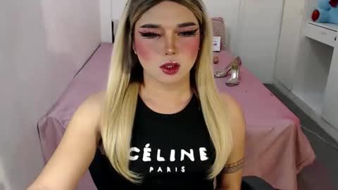 Snapshot of bestgirljulia chatting on October 2025 10:18:02 PM bestgirljulia online show from October 2025 10:18:02 PM