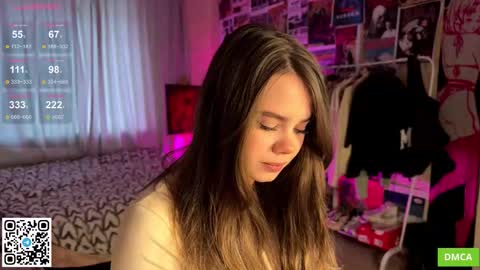 Snapshot of bestie_me chatting on October 2025 12:47:01 PM Emily Stream every day online show from October 2025 12:47:01 PM