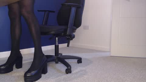 bethanyd04 online show from October 2025 02:47:02 PM