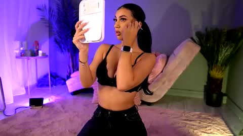 Snapshot of betsygonzale chatting on October 2025 04:20:02 AM Betty online show from October 2025 04:20:02 AM