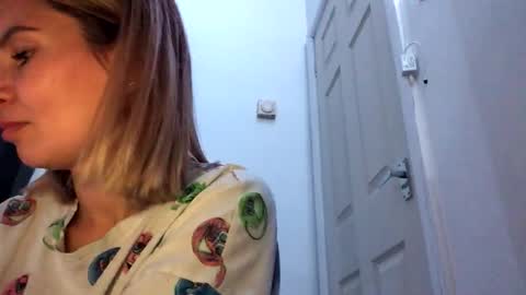 Snapshot of betty199175798 chatting on October 2025 10:10:01 PM betty199175798 online show from October 2025 10:10:01 PM