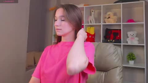 Snapshot of betty_nicolsson chatting on September 2025 10:20:02 AM Eva online show from September 2025 10:20:02 AM