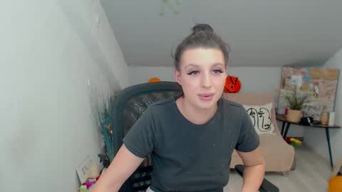 Snapshot of bettyjamess chatting on October 2025 09:49:01 PM bettyjamess online show from October 2025 09:49:01 PM