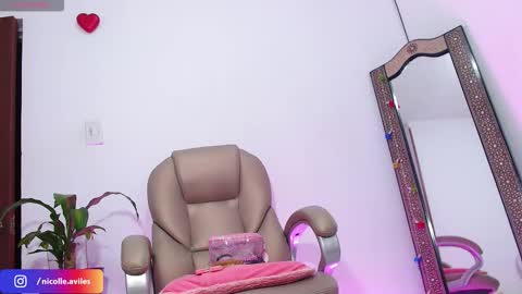 Nicolle Aviles online show from September 2025 07:21:02 AM