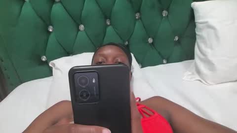 Snapshot of beverlyne5 chatting on November 2025 07:05:02 PM beverly online show from November 2025 07:05:02 PM