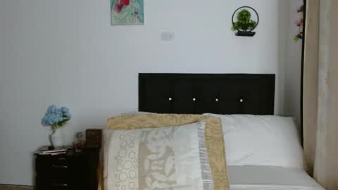 Snapshot of bhritany_brow chatting on October 2025 12:32:01 AM Bhri online show from October 2025 12:32:01 AM