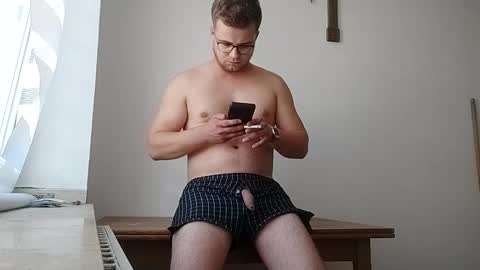 Snapshot of biboynr98 chatting on September 2025 12:10:01 PM biboynr98 online show from September 2025 12:10:01 PM