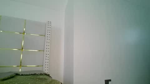 bigbaby004 online show from October 2025 01:09:01 PM