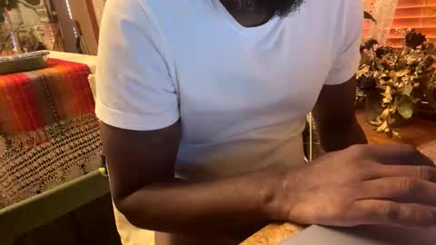 Snapshot of bigbtdny chatting on October 2025 08:51:02 PM bigbtdny online show from October 2025 08:51:02 PM