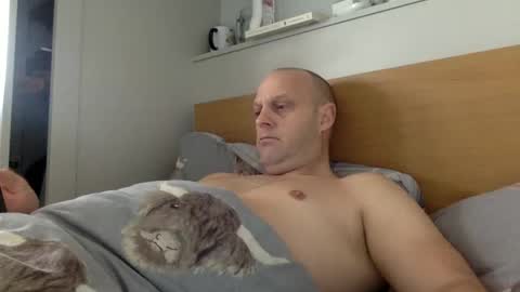 bigbumlover2377 online show from March 2025 09:18:02 AM