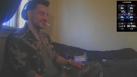 Jon - Im Straight online show from October 2025 09:05:02 PM