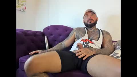 jhonny online show from October 2025 04:42:01 AM