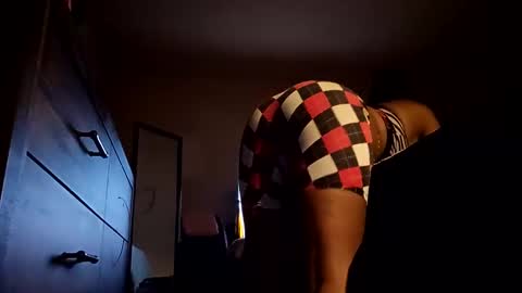 bigg_steppa87 online show from November 2025 10:04:02 AM