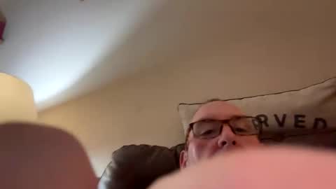 Snapshot of biggloves4bighands chatting on September 2025 12:05:01 AM biggloves4bighands online show from September 2025 12:05:01 AM