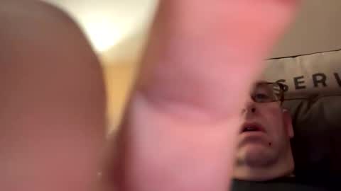 Snapshot of biggloves4bighands chatting on October 2025 10:19:01 PM biggloves4bighands online show from October 2025 10:19:01 PM