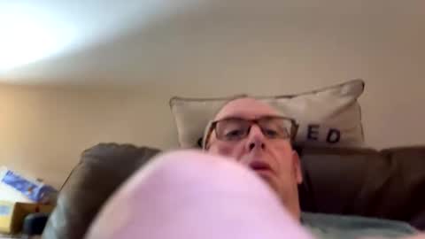 Snapshot of biggloves4bighands chatting on November 2025 11:58:01 PM biggloves4bighands online show from November 2025 11:58:01 PM