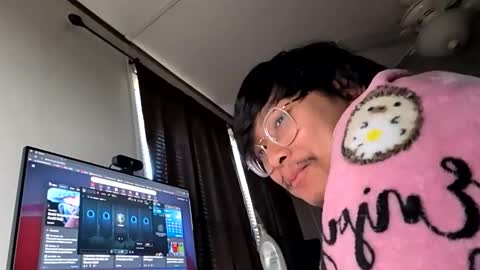 Snapshot of biglongt chatting on October 2025 05:13:02 PM biglongt online show from October 2025 05:13:02 PM