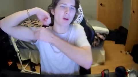 Snapshot of bigman32124 chatting on December 2025 10:59:02 PM Arthur online show from December 2025 10:59:02 PM