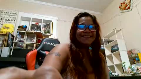 Snapshot of bigolemini chatting on October 2025 11:25:01 AM the Mini mami online show from October 2025 11:25:01 AM