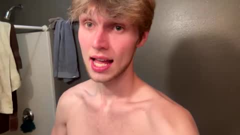 Snapshot of bigskinnyboyshh chatting on December 2024 06:43:01 AM bigskinnyboyshh online show from December 2024 06:43:01 AM