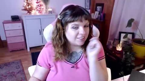 Snapshot of bigtiddygoddess chatting on December 2024 02:38:01 AM Morgan Lafeuille online show from December 2024 02:38:01 AM