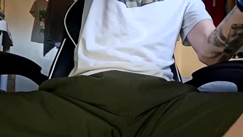 Snapshot of bigwhited2115 chatting on October 2025 10:11:01 PM Onlyfans redheadedwhitedick online show from October 2025 10:11:01 PM