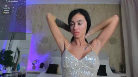 Snapshot of bimboparisx chatting on December 2025 05:27:02 AM bimboparisx online show from December 2025 05:27:02 AM