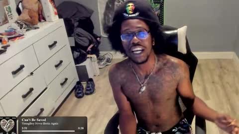 Snapshot of blaccanalmatters chatting on November 2025 10:54:01 PM Plant Base Streamers From Pennsylvania online show from November 2025 10:54:01 PM