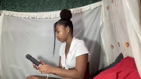 MORENITA ISA online show from February 2025 11:53:02 PM