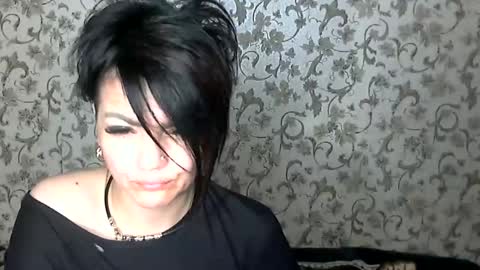 black_hot_01 online show from October 2025 10:10:01 PM