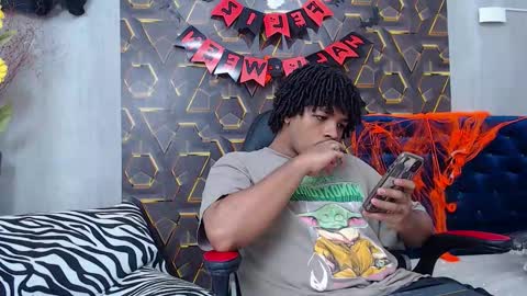 black_king_241 online show from November 2025 03:28:02 AM