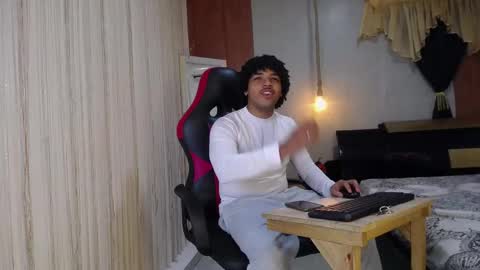 black_king_241 online show from November 2025 02:34:02 AM