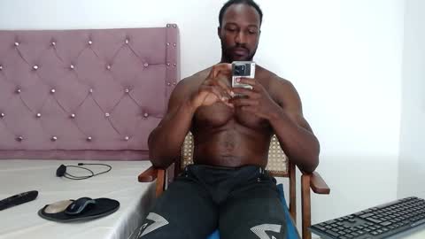 Twtter 1MikeBeckford            Onlyfns beckfordmike online show from December 2024 05:51:01 AM