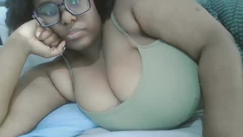 blackqueennie online show from January 2025 02:38:02 PM